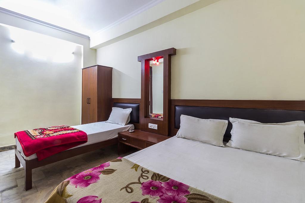 Sahara International Deluxe Hotel New Delhi Exterior foto