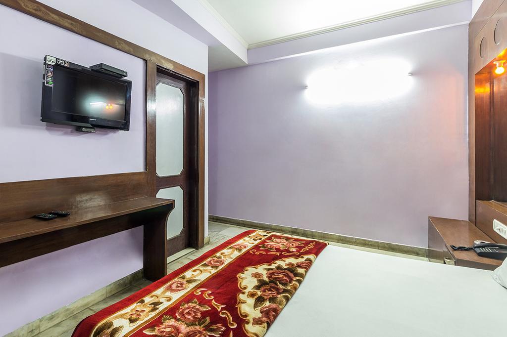 Sahara International Deluxe Hotel New Delhi Exterior foto